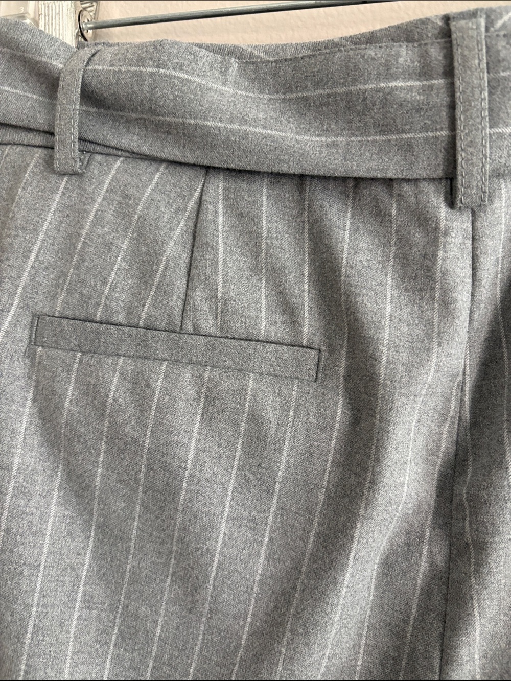 Banana Republic Gray Pinstripe Paperbag Ankle Pants with Self Tie - Picture 8 of 9